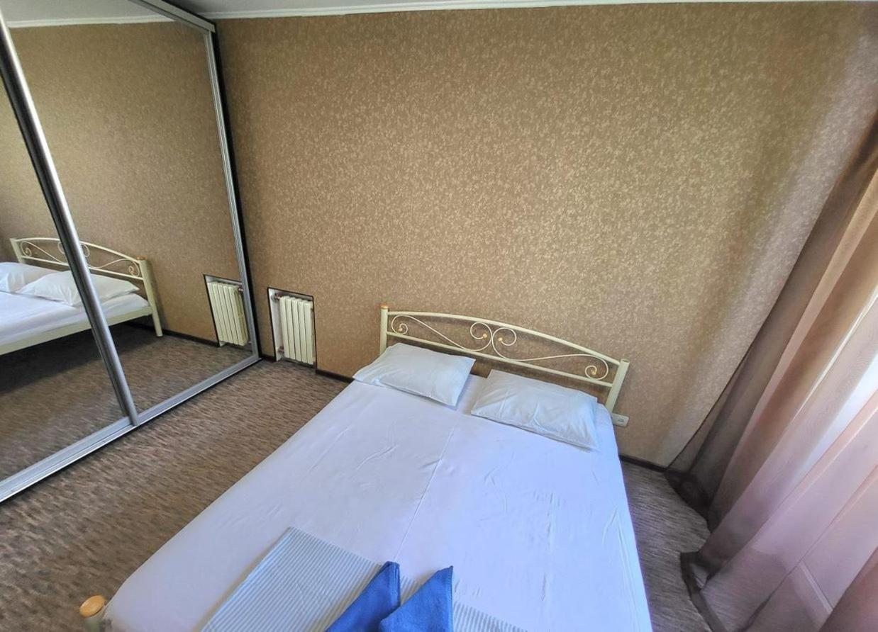 Квартира В Центрі Драгоманова 64,Поряд Центр Міста, Поля,Шпиталь, Швидка На Антоновича, 16Лікарня 第聂伯罗彼得罗夫斯克 外观 照片
